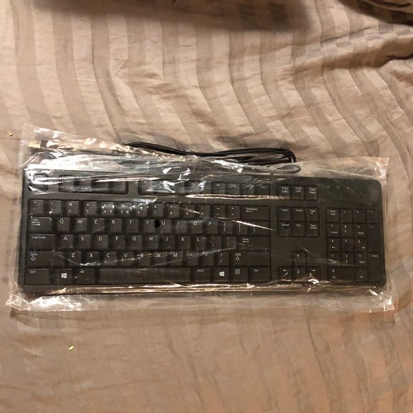 Dell KB212-B Keyboard - LIke New - Picture 1 of 7